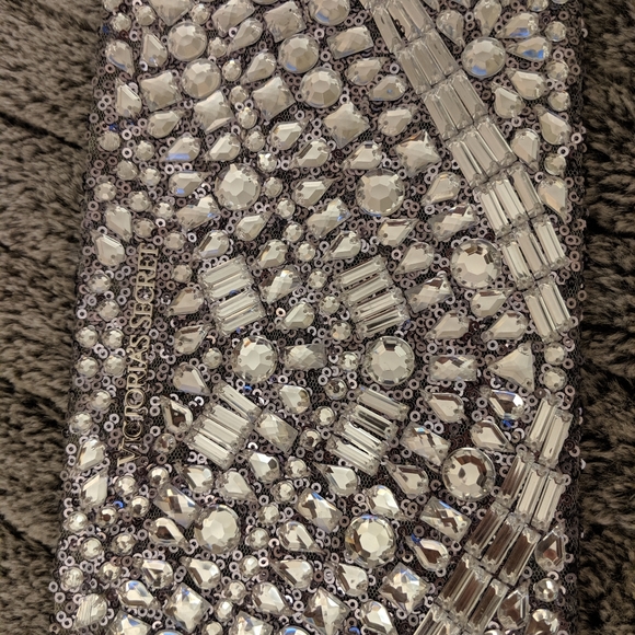 Glitz and glam vs clutch - Picture 2 of 5